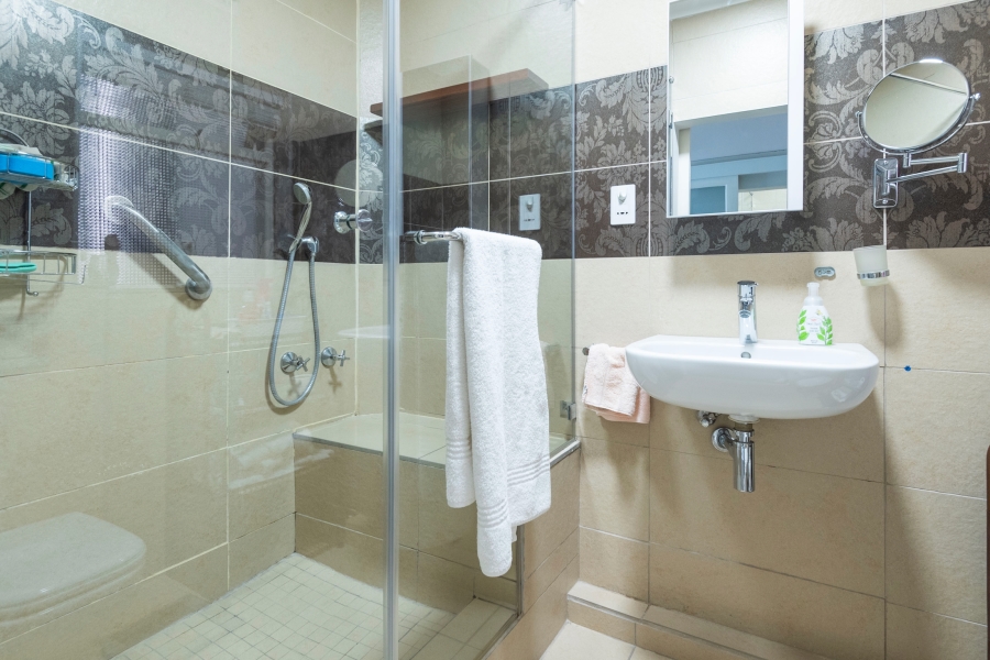 To Let 1 Bedroom Property for Rent in Mouille Point Western Cape